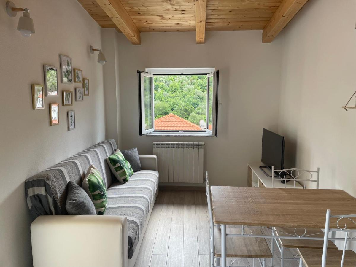 Da Pippo Apartment โมเนเลีย ภายนอก รูปภาพ