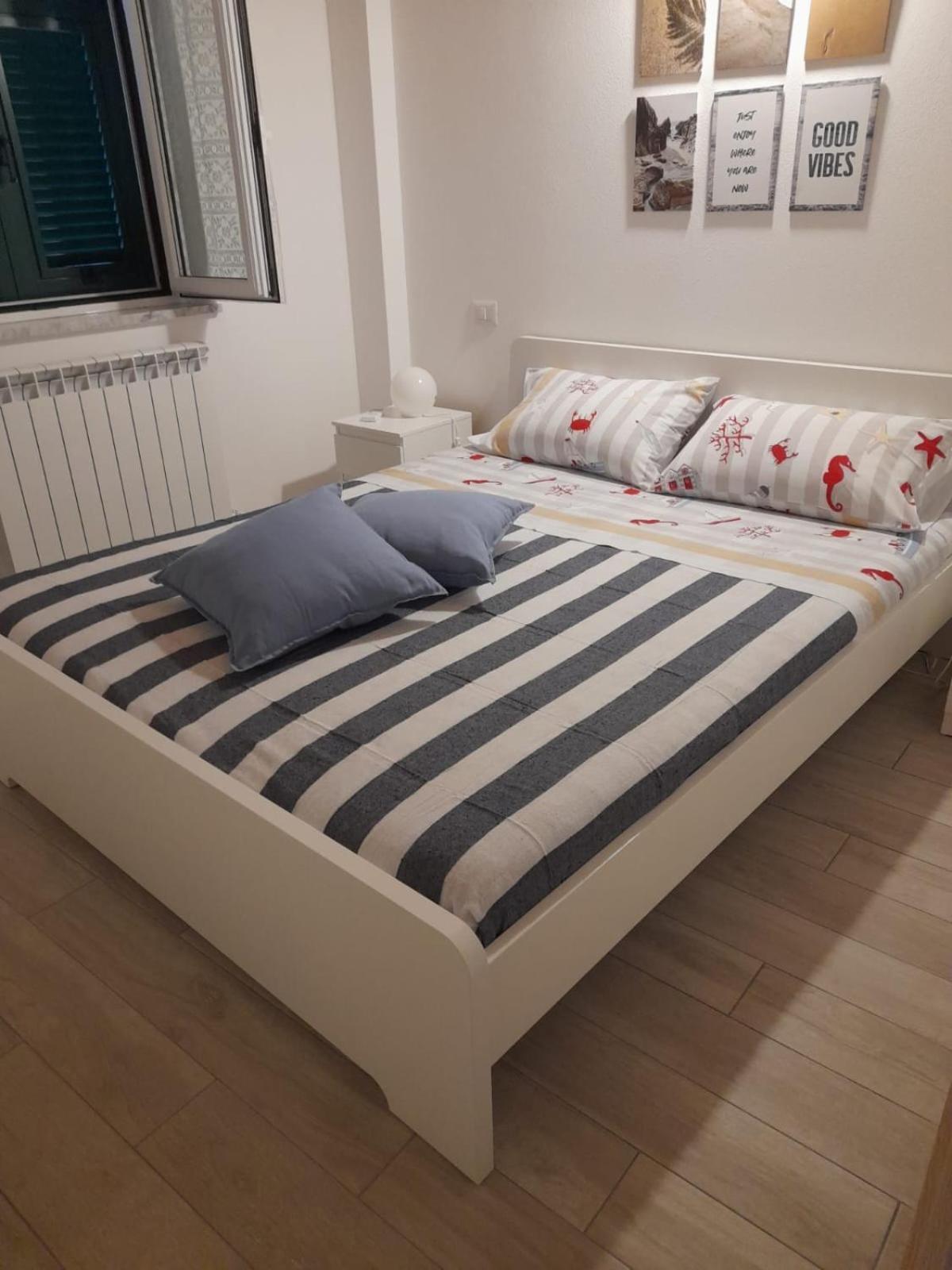 Da Pippo Apartment โมเนเลีย ภายนอก รูปภาพ